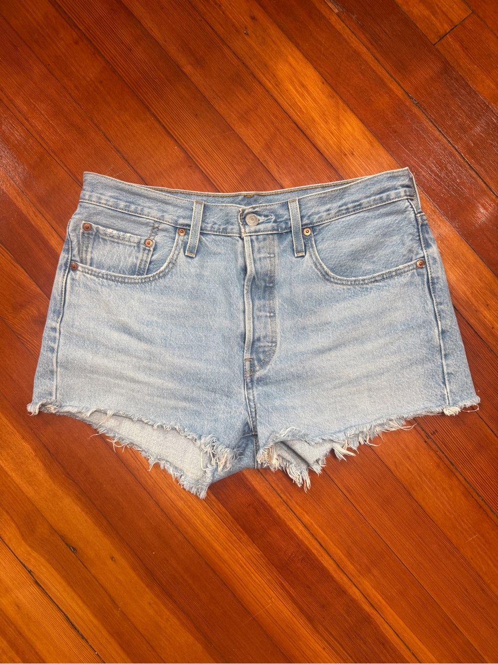 Levi’s Light Wash Denim Cutoff Shorts 32” waist